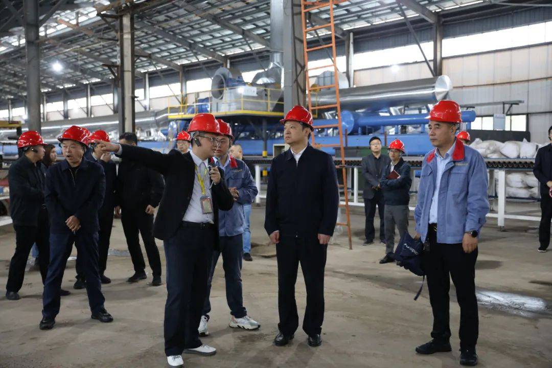 会上,高安市委书记郑绍指出,要加速淘汰落后产能,全力推动建陶产业