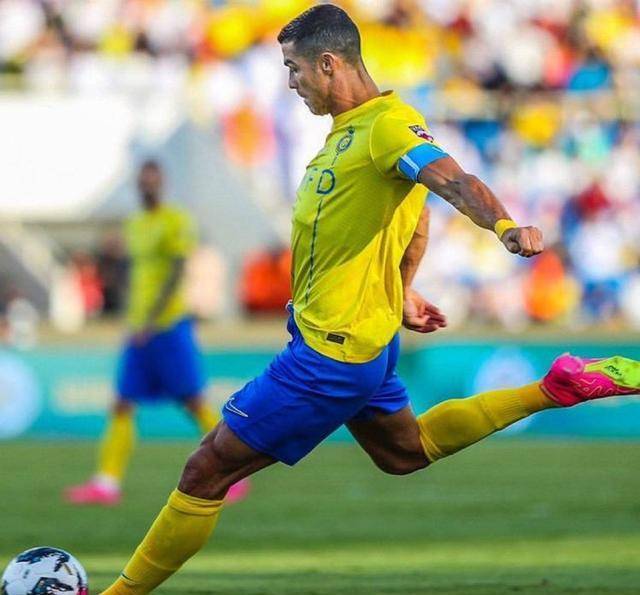 c罗连进两球,利雅得胜阿科多3-0喜获5连胜,离榜首仅差1分_客队_纳吉