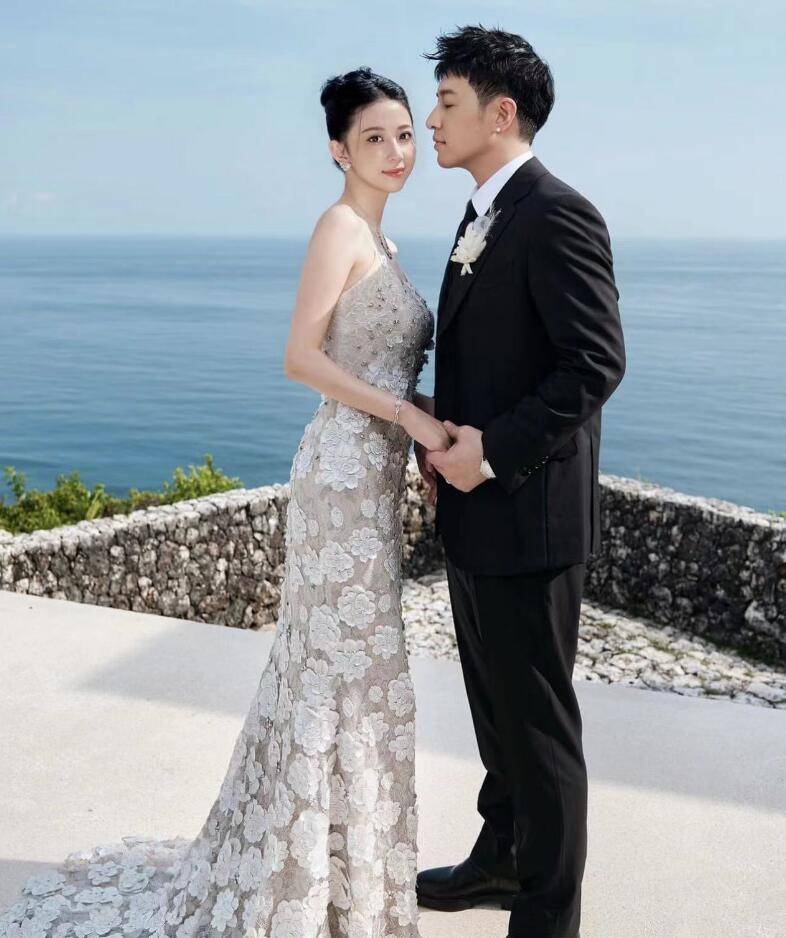潘玮柏晒婚礼现场照!