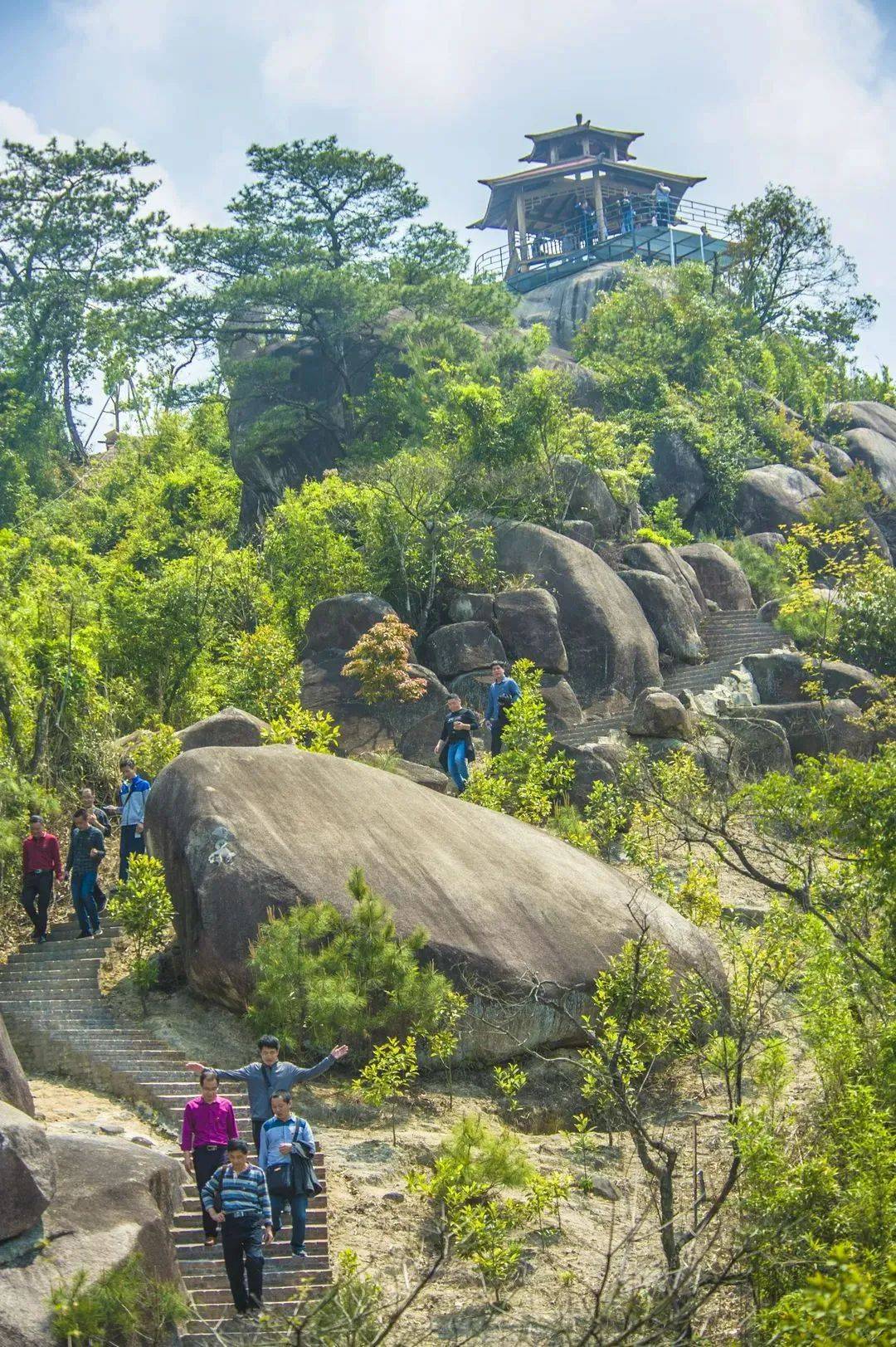 长泰小黄山风景区,天池,溪谷,瀑布,松涛怪石,灵岩幽洞以及奇特的植被