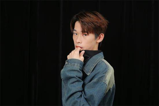 【孙佳颖:一个平易近人阳光帅气的男生】_工作_态度_生活