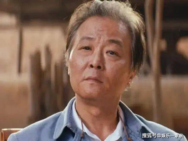 当年观山太保打压同行,摧毁发丘印,只剩下三枚摸金符,而张三爷是其中
