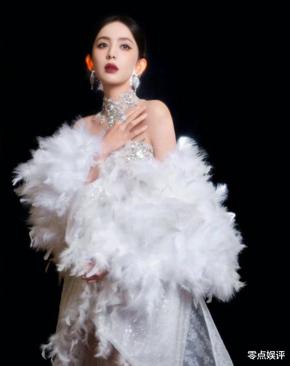 古力娜扎大胆真空秀,国际舞台魅力狂袭,宅男直呼:无处可逃!