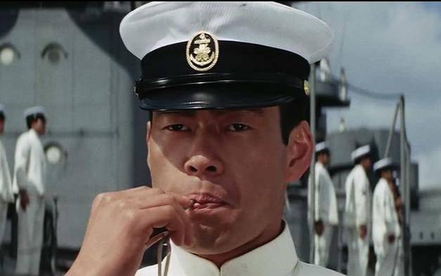 让盟国海军部队惊恐不已,他姓江草,家人给他起名隆繁,此人是广岛人氏