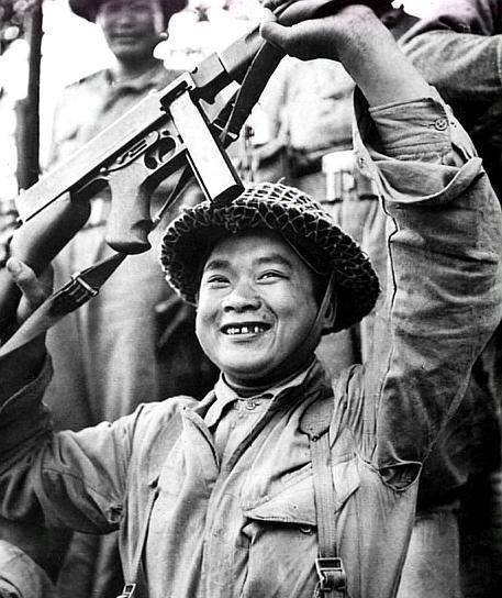 中国远征军回顾:图6美军降半旗向我国阵亡将士致敬