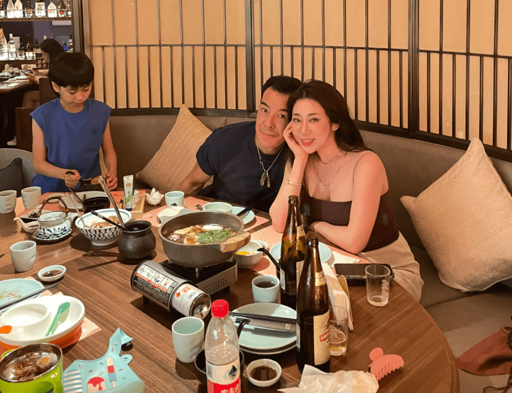 海一天:与哈达闪婚闪离,再婚娶小12岁娇妻,结婚6年宠妻如宝_艺术_挑战