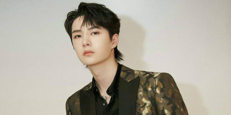 王一博开跑车和网红嬉闹?驾驶座对象曝光,粉丝哭笑不得!