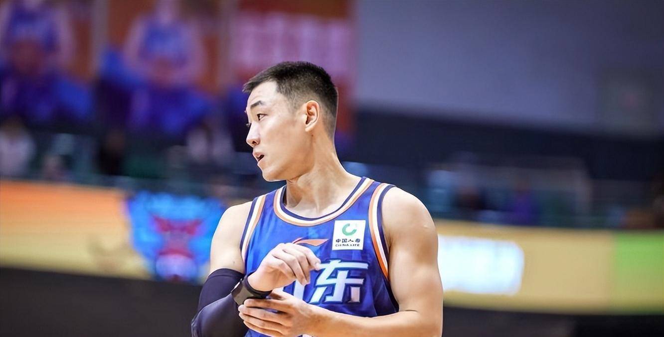 击败浙江男篮!山东男篮新阵容亮相,高诗岩回归首秀,亮相电视