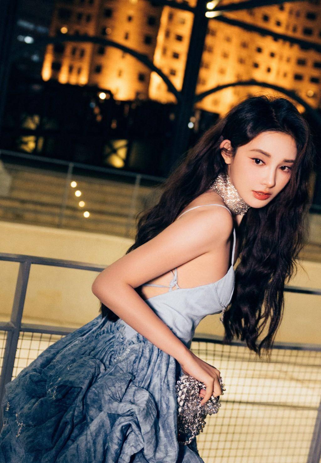 彭小苒完美的诠释了什么才是"美丽冻人"!