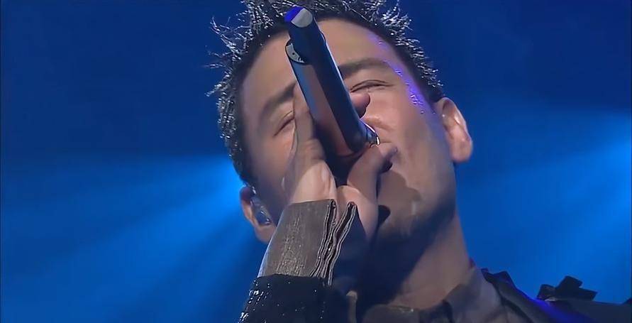 "歌神"张学友:唱歌遭淘汰,从打工仔到天王,他的人生堪称传奇_比赛