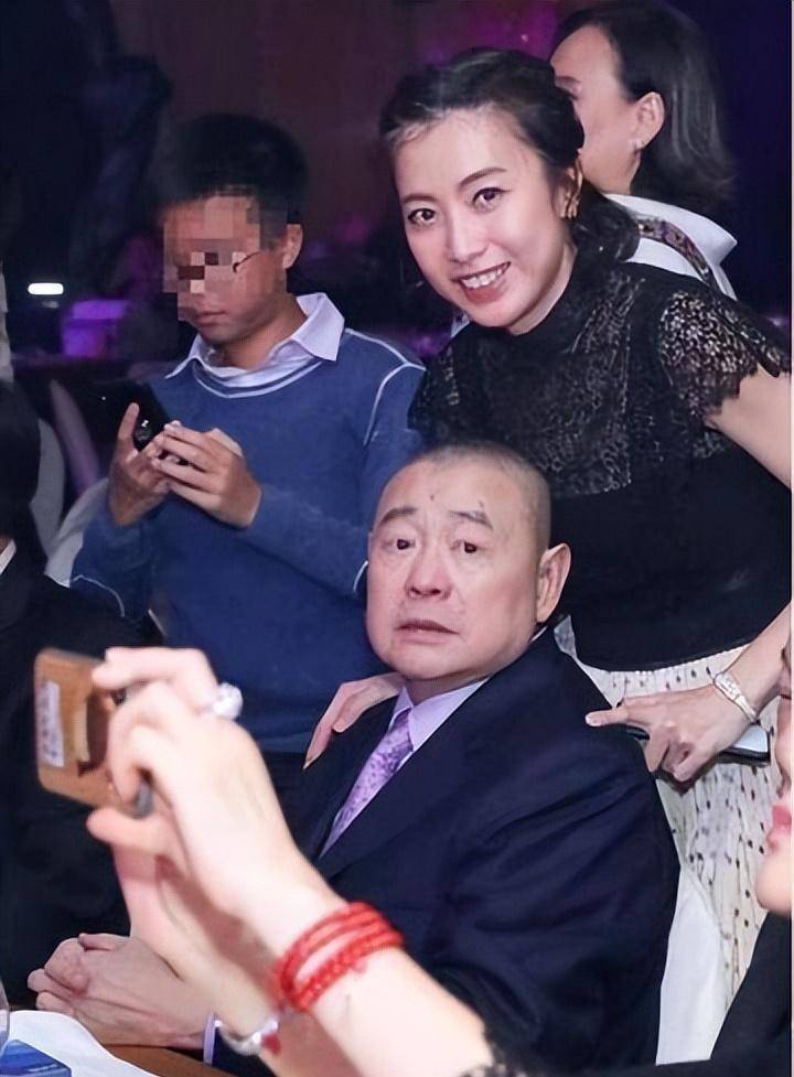 刘銮雄患有糖尿病多年.近来,他的病情恶化,需要接受手术.