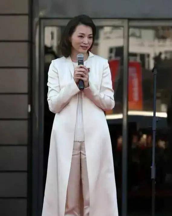 董卿老到认不出!