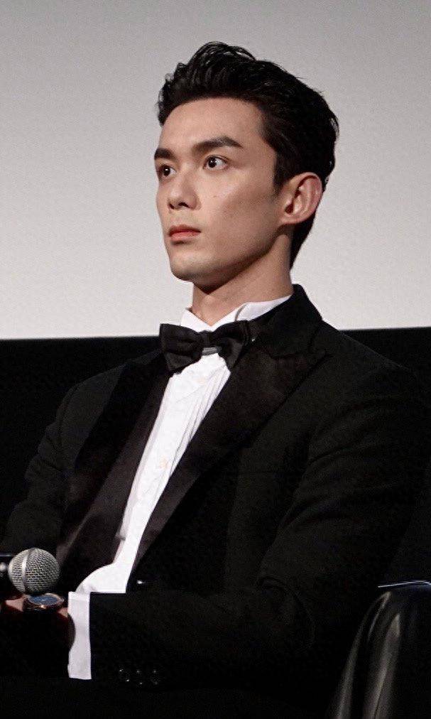 吴磊粉丝好实在,活动图不p就放出来,这张脸太正了_发型_五官_效果