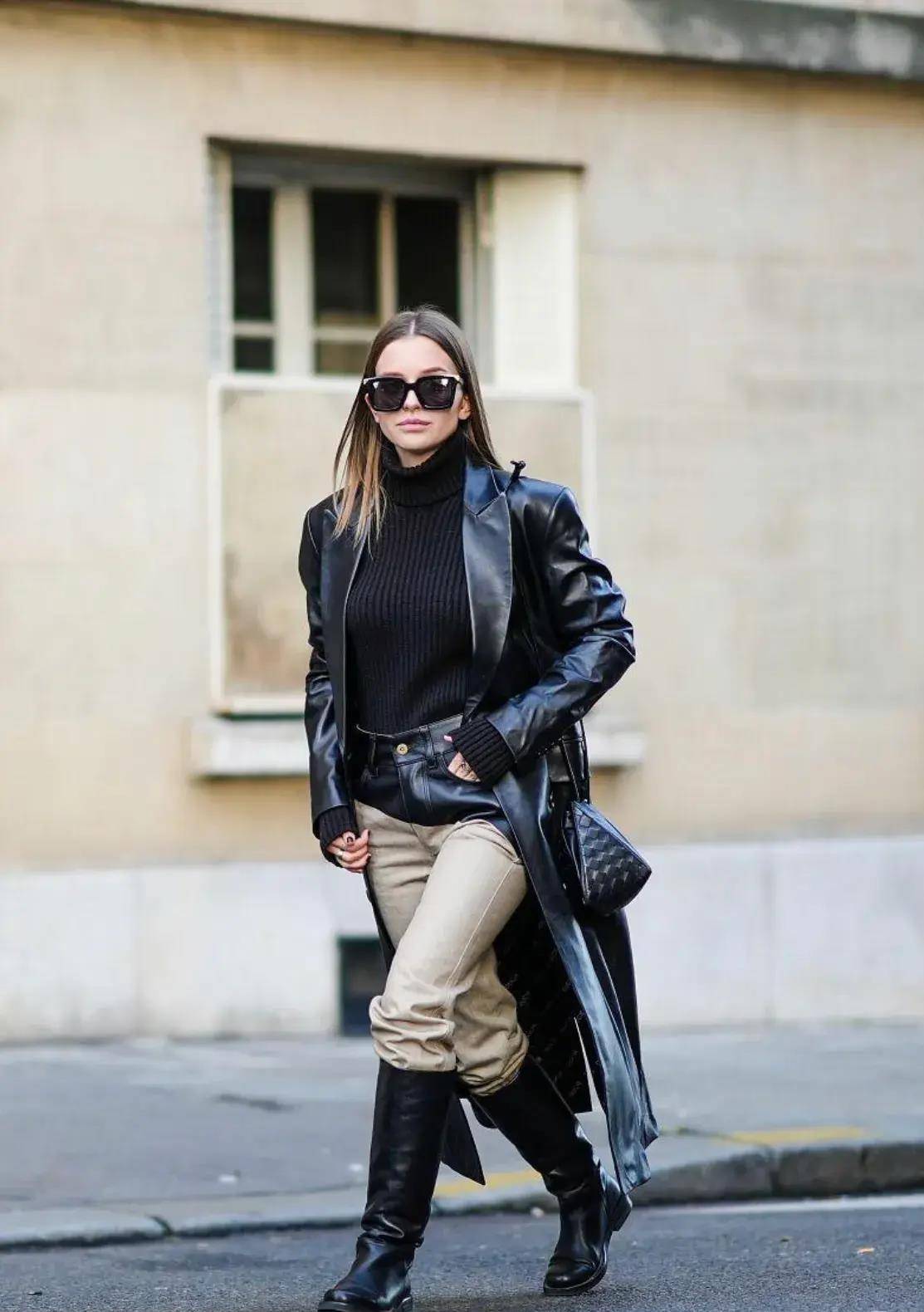 总之,骑士靴无论搭配裙子还是裤子,都非常时尚实用.