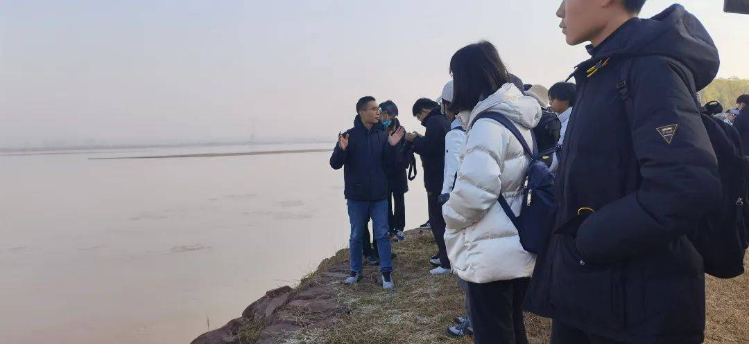 鄭外師生開展黃河文化公園野外綜合實踐研學活動_鄭州市_地理學_桃花