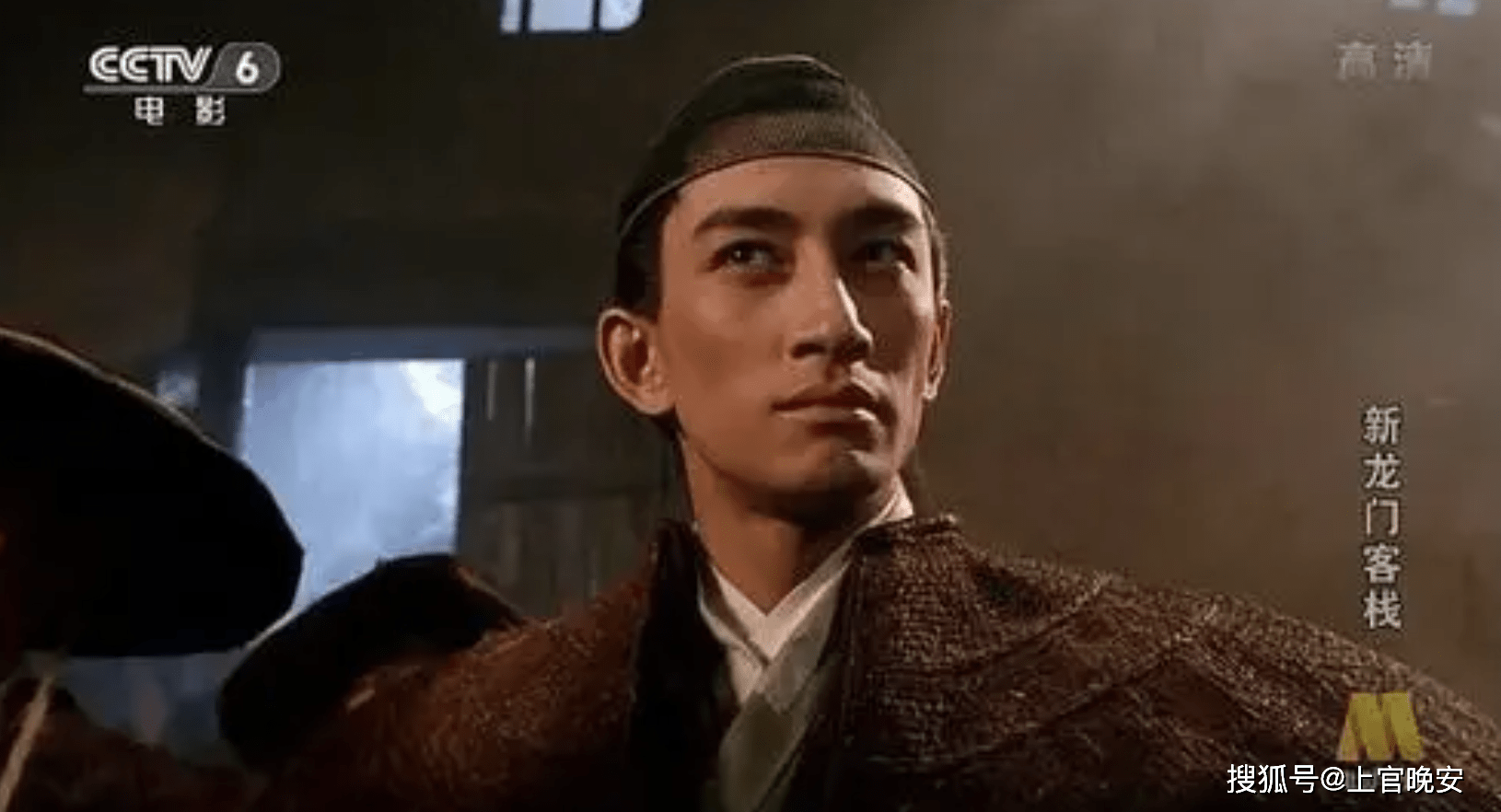 与林青霞,张曼玉合作的电影《新龙门客栈》里的阴柔诡谲的路小川↓与