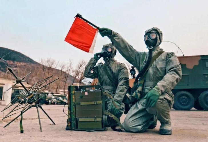 解析:题目是正确的,防化兵是防止化学武器攻击的,有些国家的防化兵,也