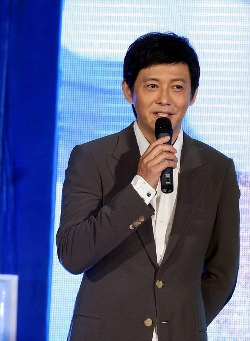 程前:被误解的央视主持人,借钱给养母买房,现在人生状况怎样?