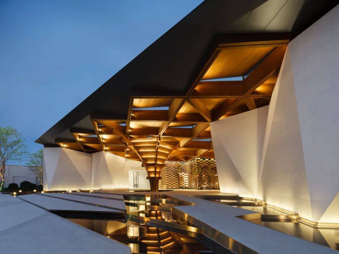 中国铁建西派澜岸成都西派澜岸户型图一房一价区域分析售楼处电话