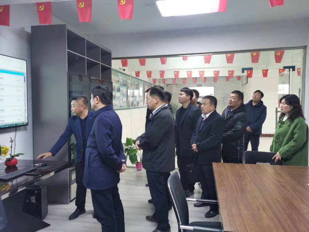 清江浦区委书记朱海波一行调研淮安郁盛汽车充电桩生产企业
