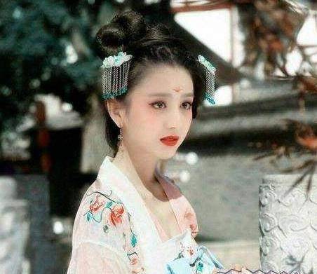 还是婢女出身,这样出身的女子被立为皇后,在中国历史上是极少见的