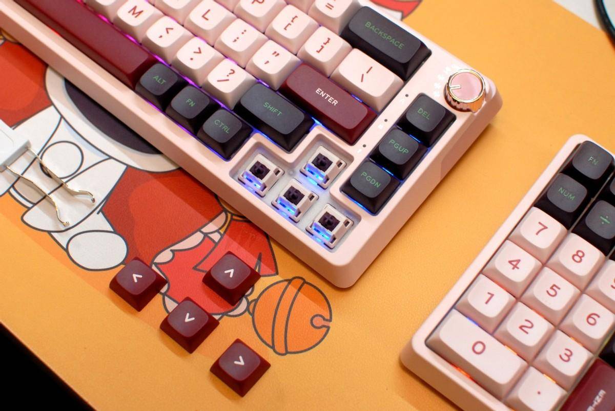 珂芝K68 Pro+K20:二次元潮玩配色,兼具个性与多种玩法的机械键盘
