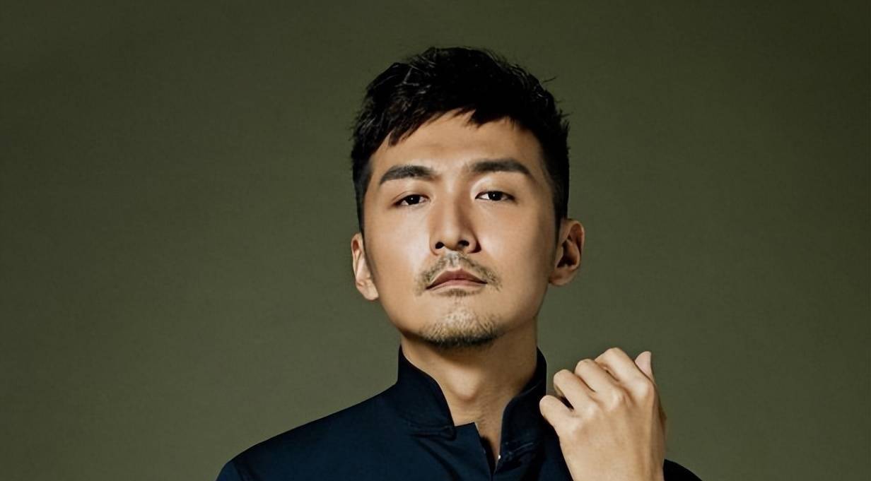 周冬雨新电影《热搜》全员熟脸:认出了胡歌好友,没认出唐钰小宝_袁弘