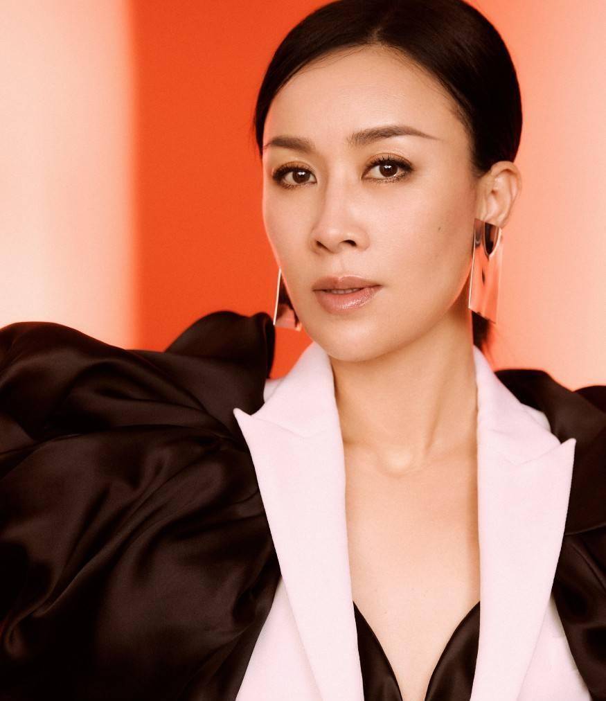 2008年北京奥运会主题曲《北京欢迎你》,那英作为第一个女歌手开嗓