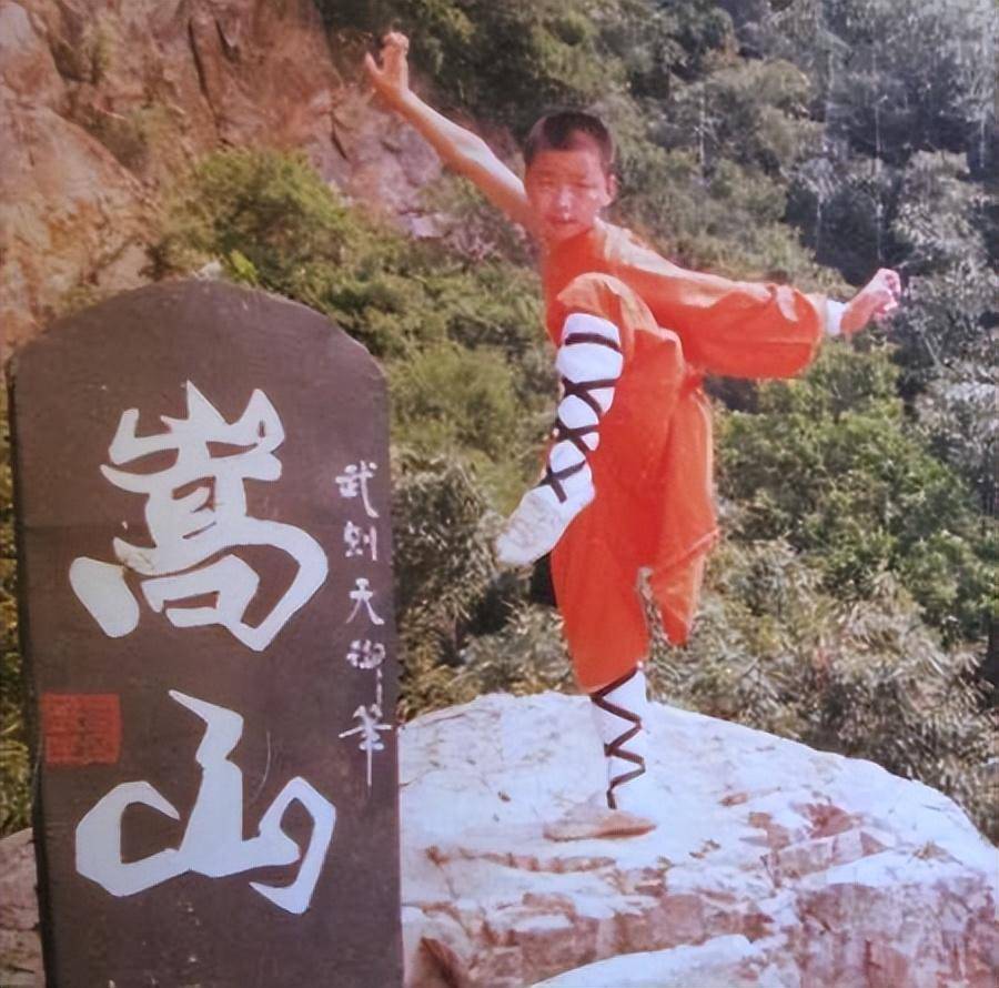 分手六年了,王宝强和马蓉的人生状况,有何不同?_电影节_明星_少林寺