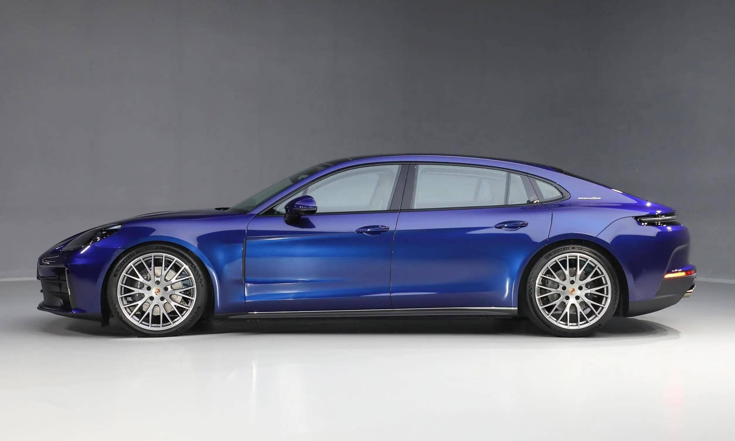 保时捷庆祝生产里程碑 金色panamera成为莱比锡工厂第200万辆下线