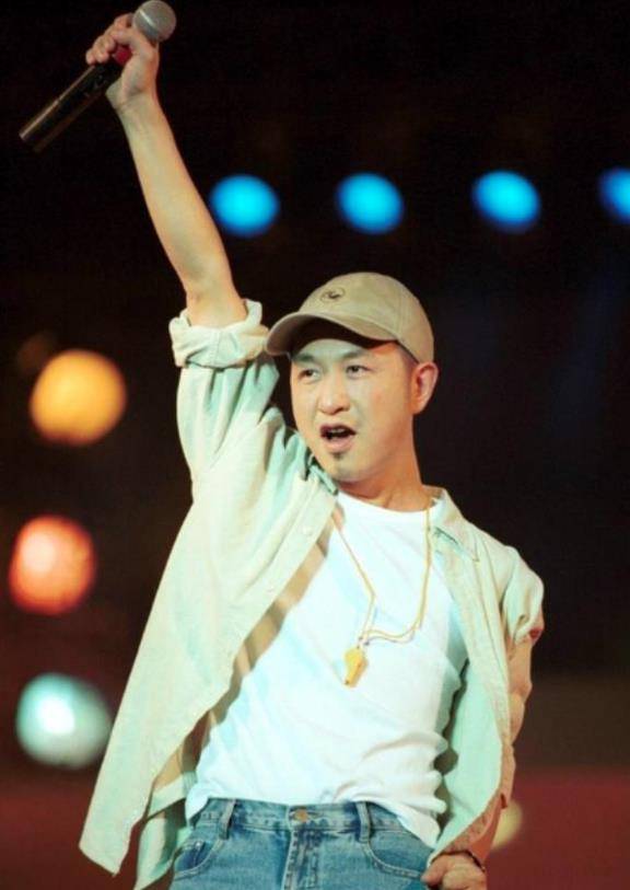 高枫:凭《大中国》走红,34岁英年早逝,父母的坚持让人感动_音乐_苏越