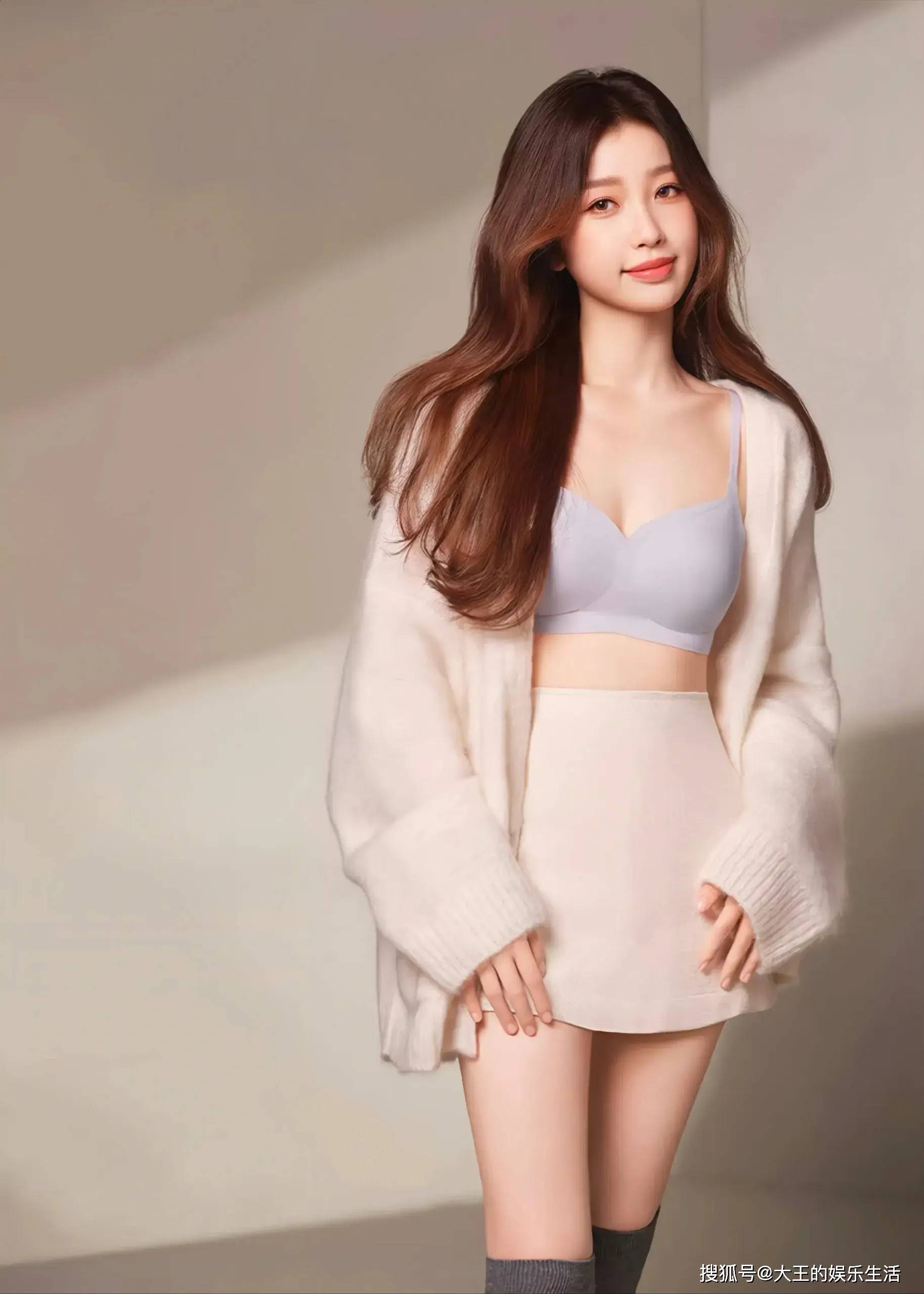 虞书欣最新惊艳内衣写真曝光,展现她的身材曲线和女性魅力.