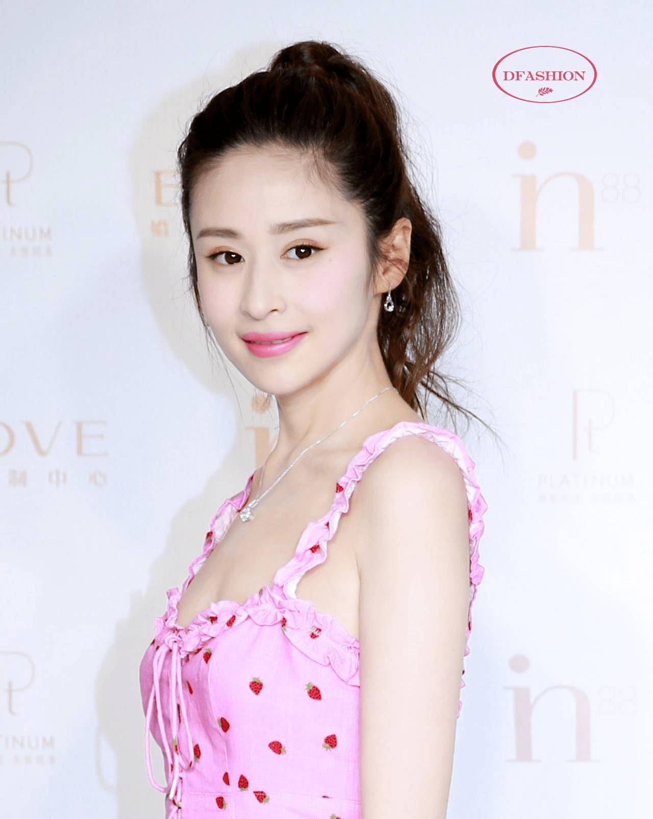 凹凸身材韵味十足!34岁颖儿写真赏_生活_运动_人心