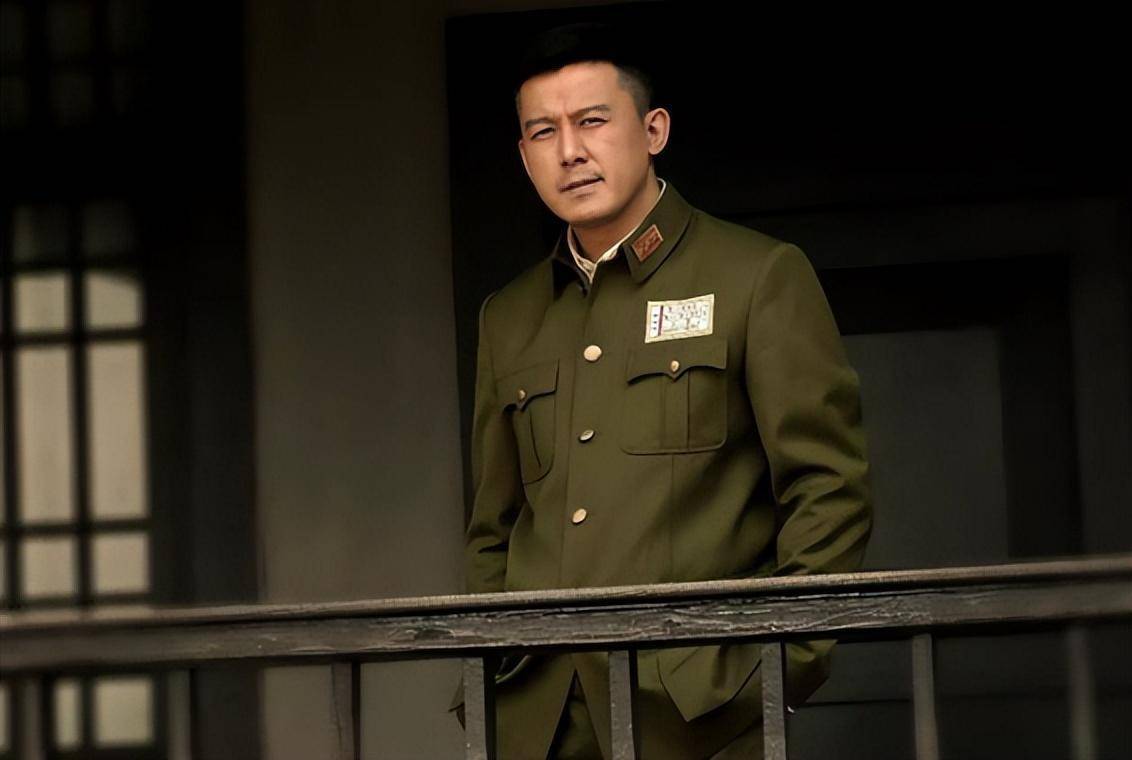 他是贾静雯旧爱,葛优外甥,一夜成名变膨胀,沉寂20年终再次翻红_吕行