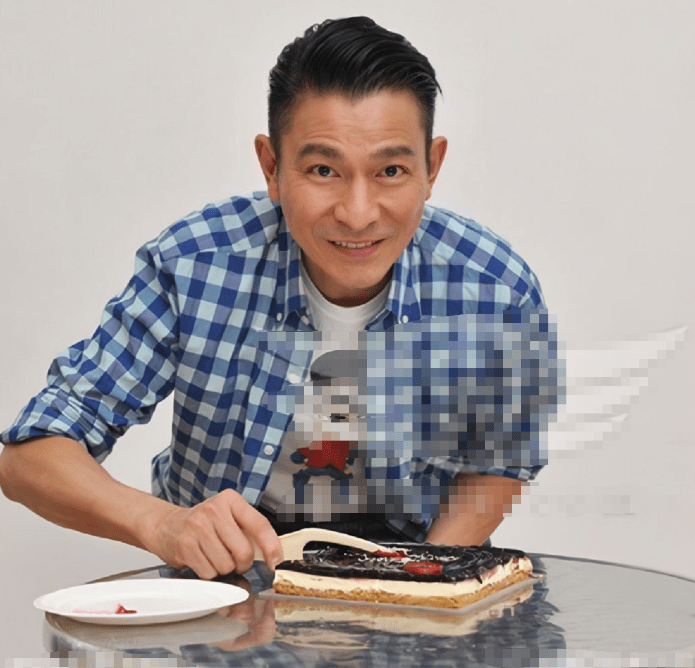 60岁的刘德华公开晒出一日三餐,众多网友感叹:难怪看起来年轻_生活