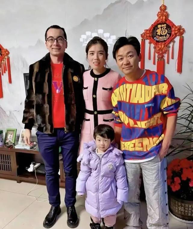 靳东王宝强同回老家探亲!