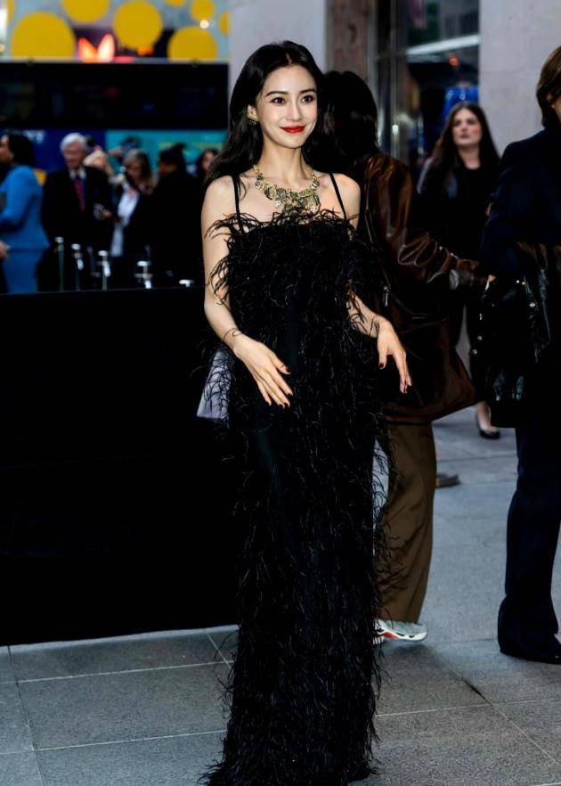 baby用美貌征服纽约!