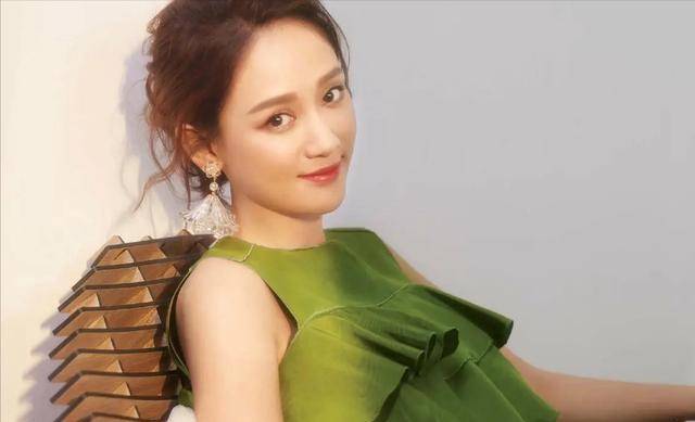 陈乔恩晒照为小9岁老公庆生,夫妇互动恩爱甜蜜,越来越有夫妻相_alan