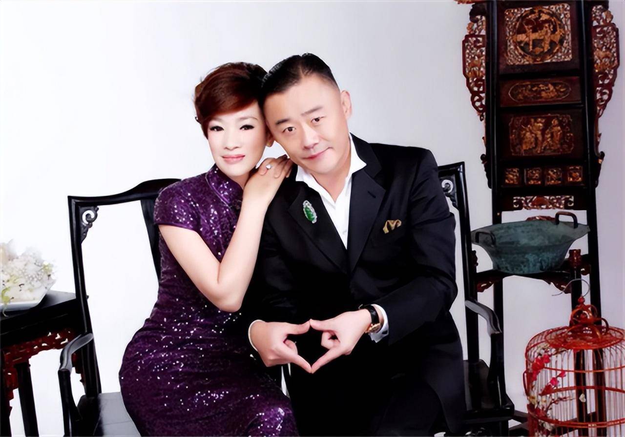 前夫刚因她不听话,她后脚带娃嫁周立波_杨胜华_进行_市场