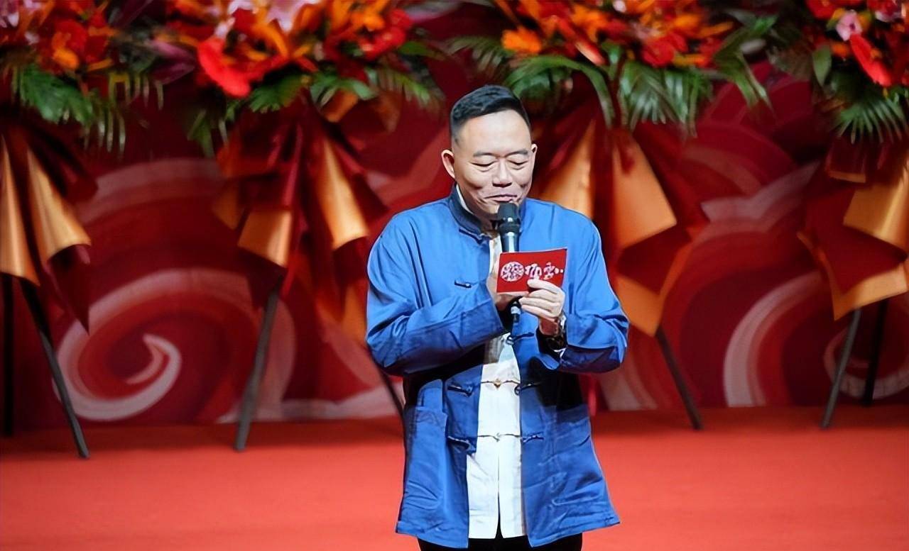 德云社郭德纲砸挂郑好,其怼黑粉是降维打击,原来老郭什么都知道_直播