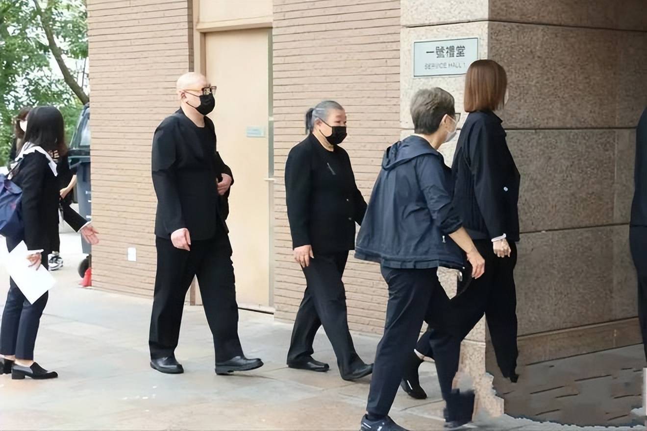 刘德华父亲葬礼结束,本人出面为妻子正名,15年来一直被误解_弟弟_名字