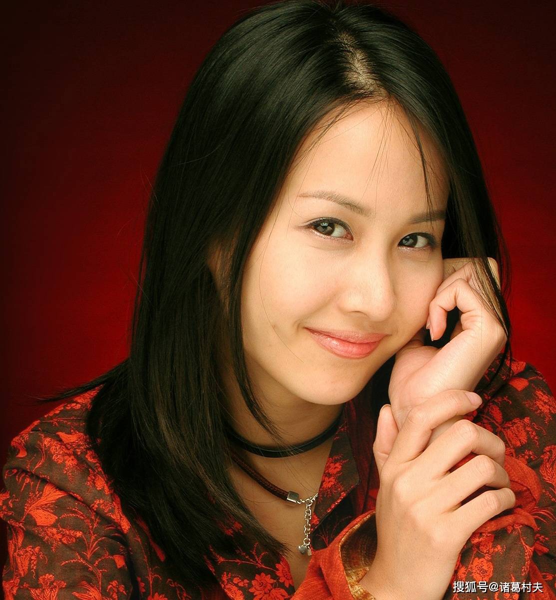 赵茹珍写真:性感饱满,美得让你窒息!_身材_魅力_散发出