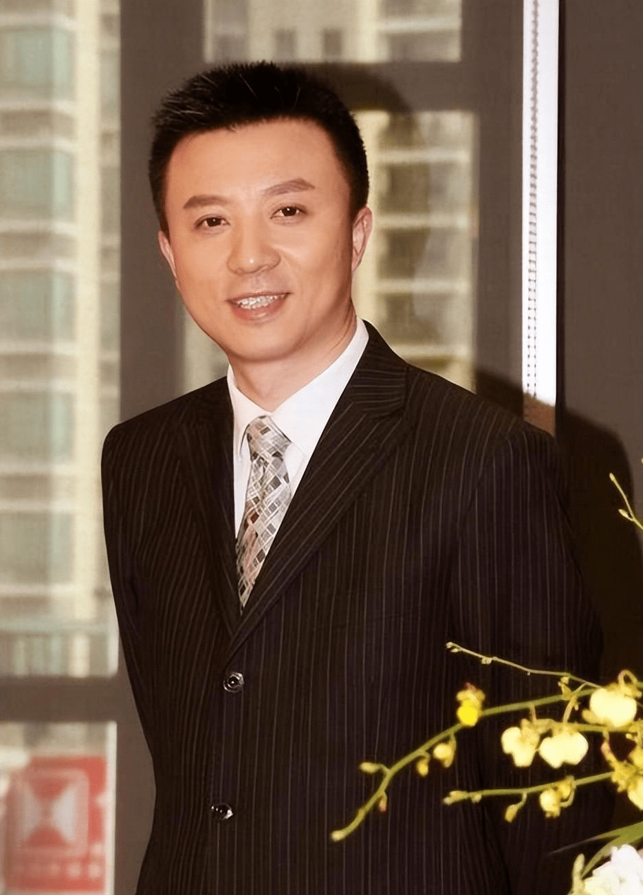 主持人潘涛:扎根主持圈32年,45岁进央视,风光背后有眼泪和艰辛_新闻