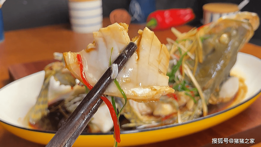 广东人做的清蒸鱼为什么那么好吃？学会正确做法，鱼肉鲜嫩无腥味 
