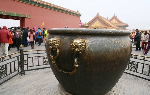 故宫中随处可见大水缸，用途是什么？佩服古人的智慧(图8)