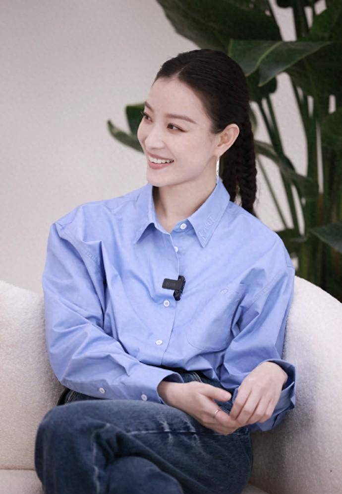 倪妮在时尚方面有多厉害?不同的着装风格,彰显优雅与个性!