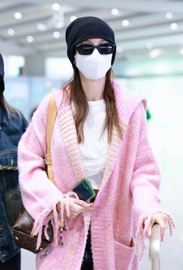 1娱瓜:钟汉良热巴龚俊成毅王一博唐嫣张若昀金晨毛晓彤丁禹兮_行程表