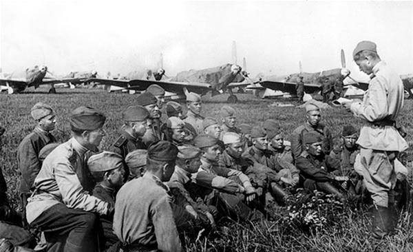 二战苏德战争,苏军为何6攻库尔兰集团未能如愿?