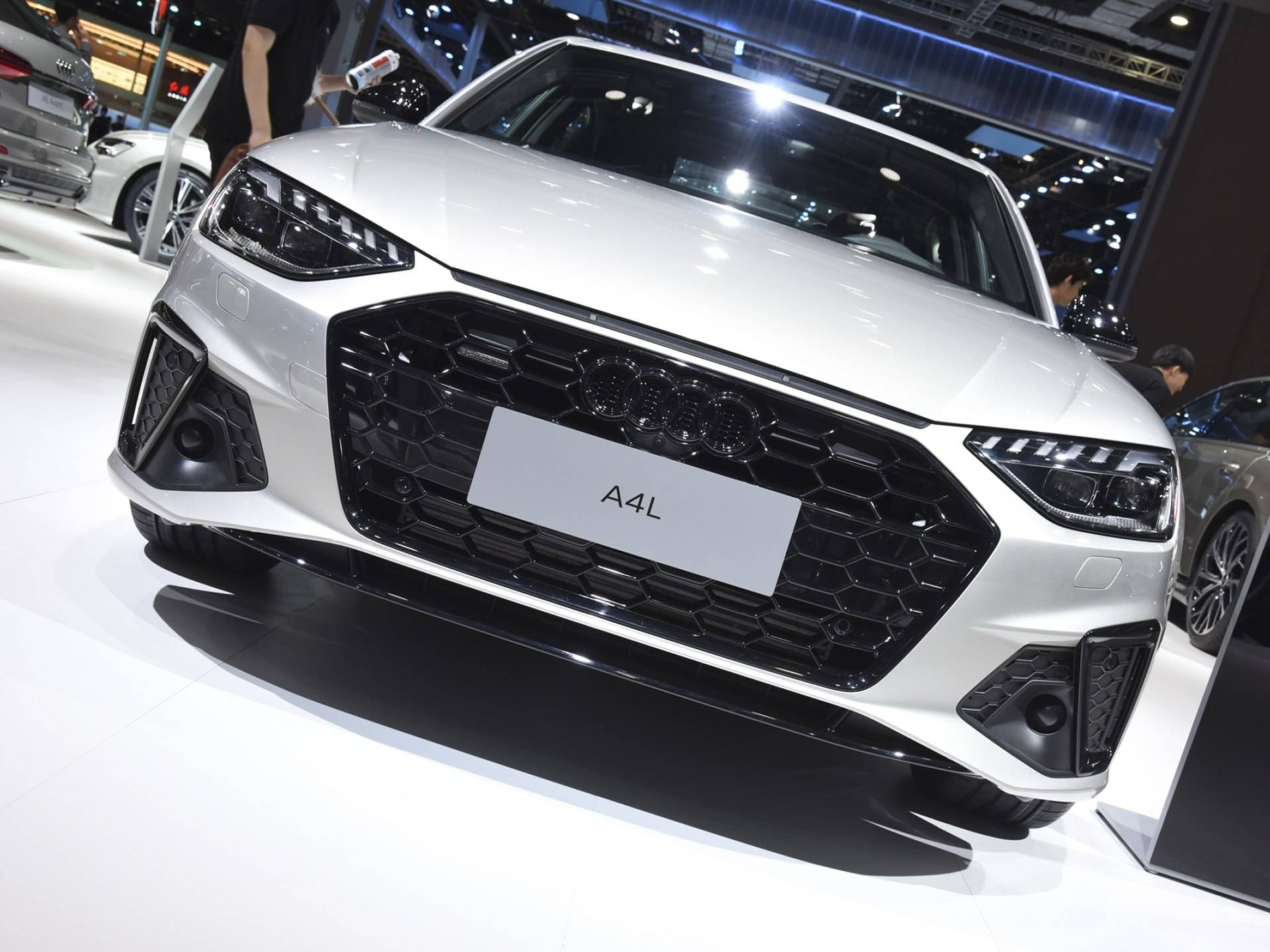 奥迪a4l b&o星夜版上市