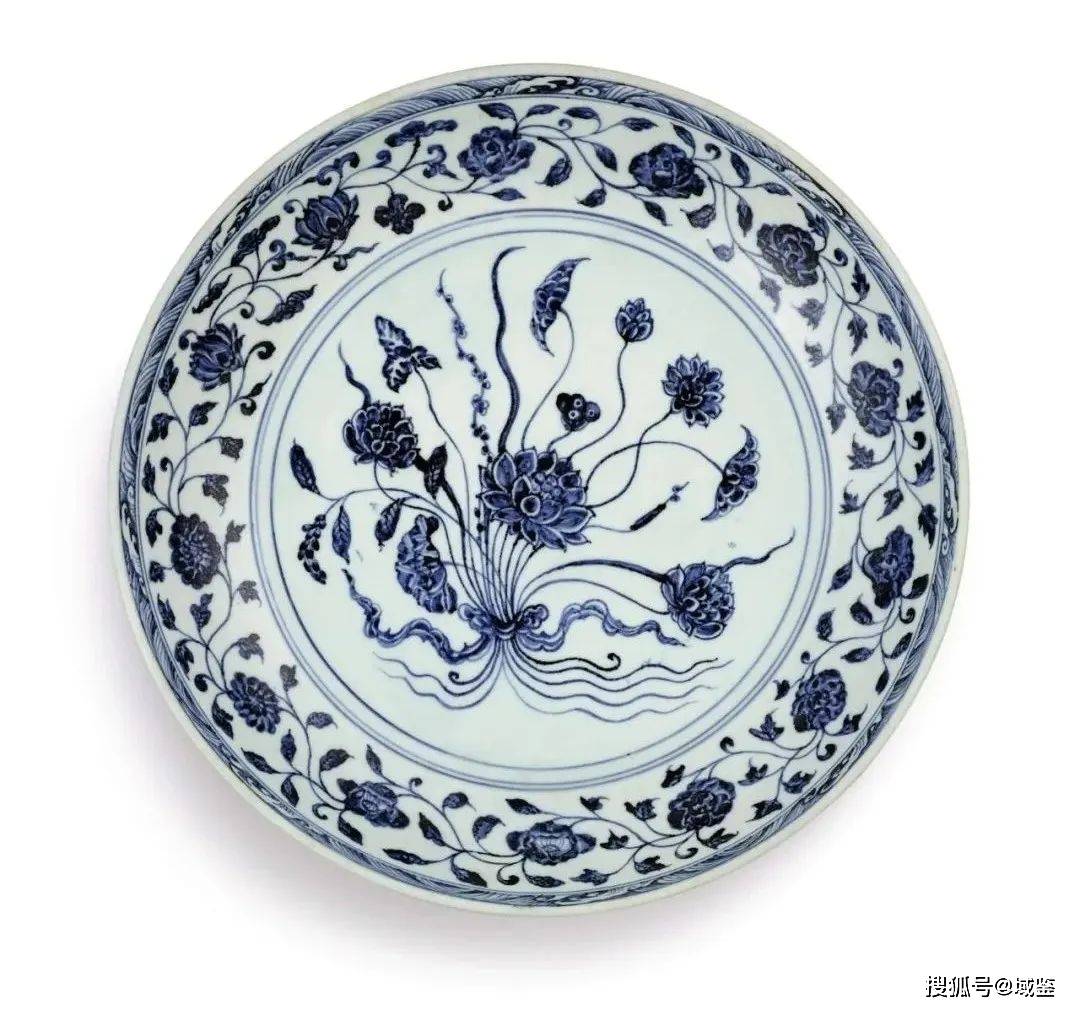 明永宣经典器物：绰约多姿，青花一把莲纹盘！_纹饰_永乐_时期